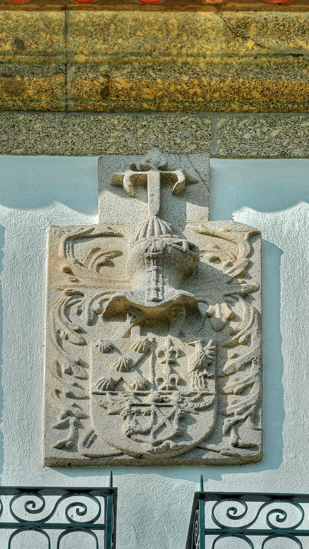 brasão-quinta-de-Luou